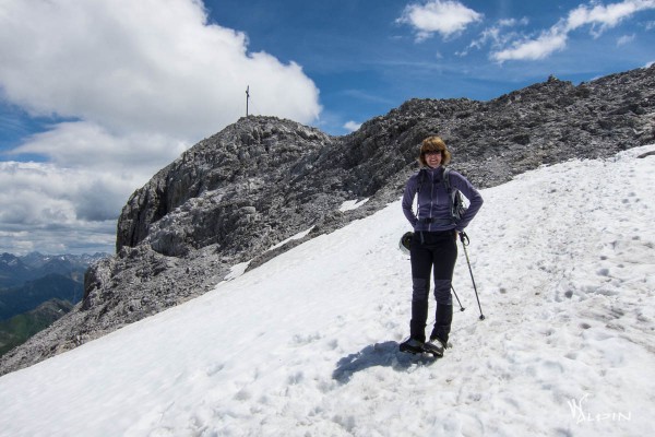 Abstieg durch den Schnee