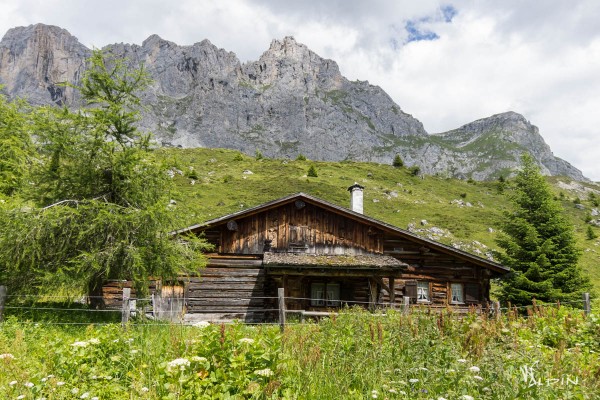 urige Hütten